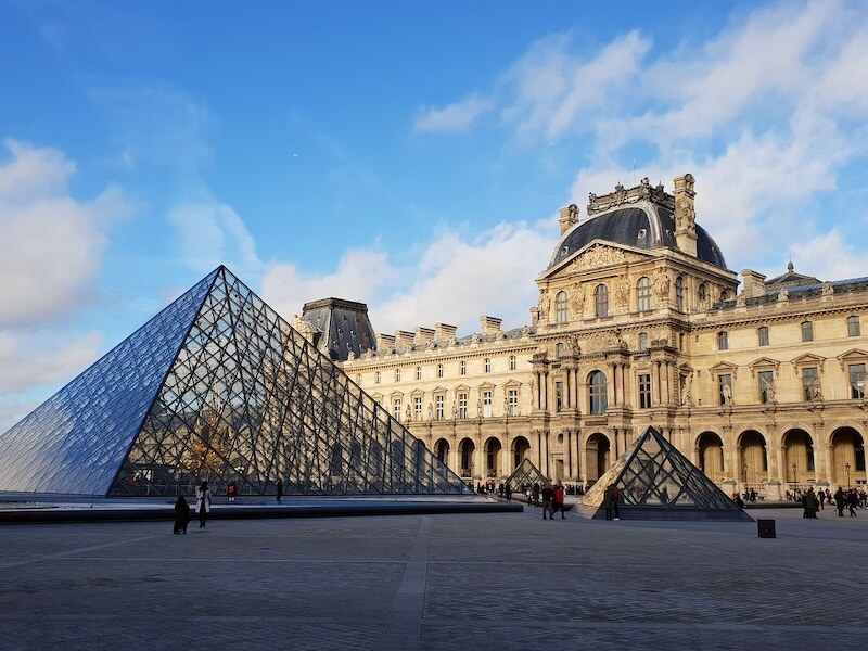 Louvre photo